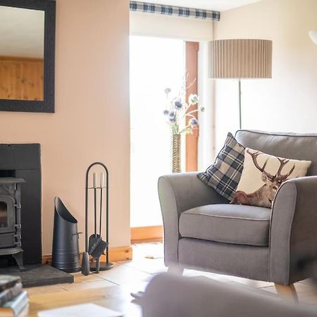 Cosy & Rustic Retreat - Woodland Cottage. Nairn Eksteriør bilde