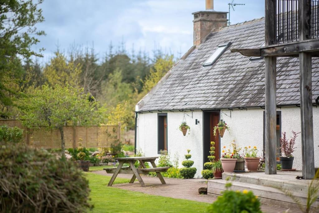 Cosy & Rustic Retreat - Woodland Cottage. Nairn Eksteriør bilde