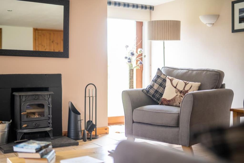 Cosy & Rustic Retreat - Woodland Cottage. Nairn Eksteriør bilde