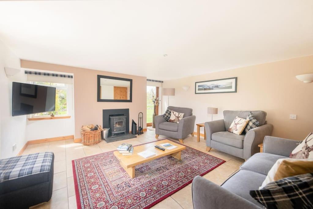 Cosy & Rustic Retreat - Woodland Cottage. Nairn Eksteriør bilde