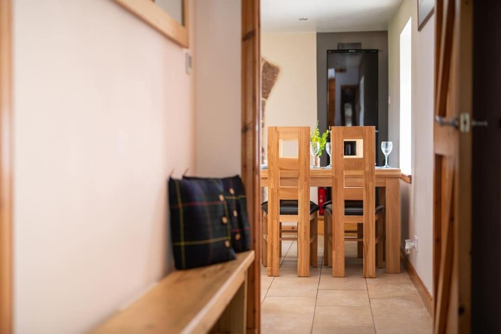 Cosy & Rustic Retreat - Woodland Cottage. Nairn Eksteriør bilde