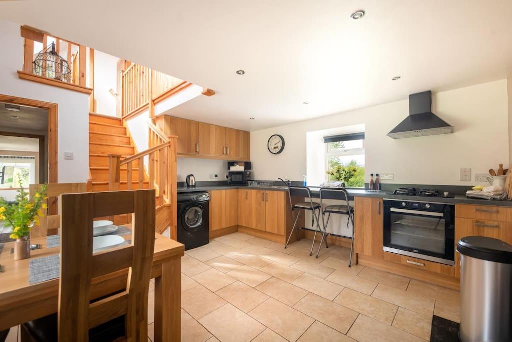 Cosy & Rustic Retreat - Woodland Cottage. Nairn Eksteriør bilde