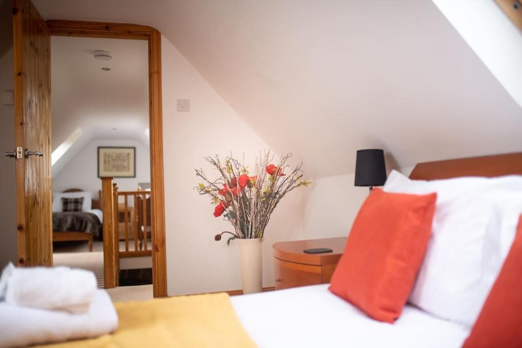 Cosy & Rustic Retreat - Woodland Cottage. Nairn Eksteriør bilde