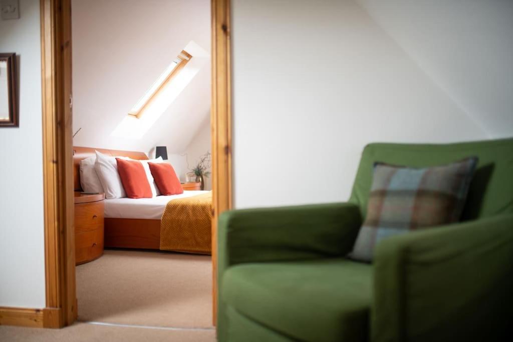 Cosy & Rustic Retreat - Woodland Cottage. Nairn Eksteriør bilde